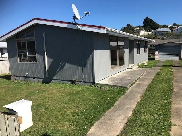 13 Conclusion Street, Ascot Park, Porirua - Carousel 1