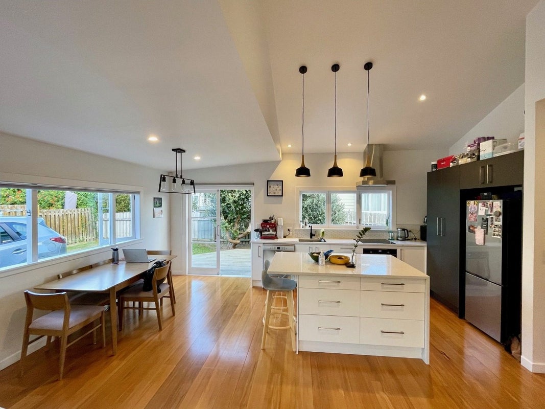 4B Kingsway Avenue, Sandringham, Auckland - Carousel 2