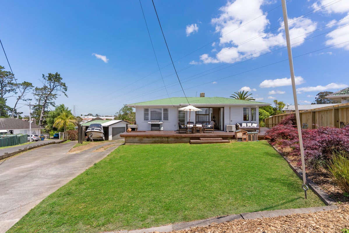 22 Bedford Street, Te Atatu South, Auckland - Carousel 1
