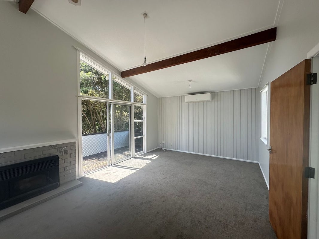 58 Tiromoana Road, Raumati South, Paraparaumu - Carousel 1