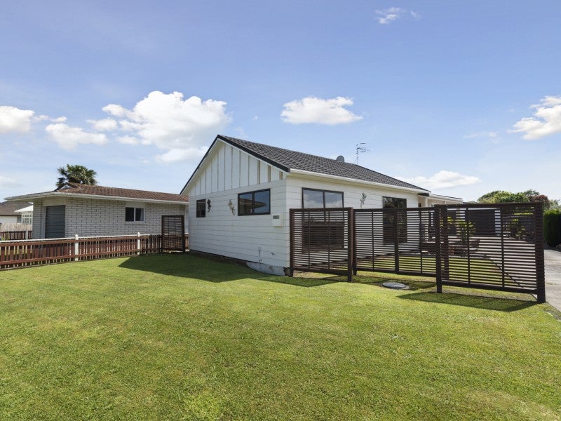 20 Kings Drive, Levin, Levin - Carousel 1