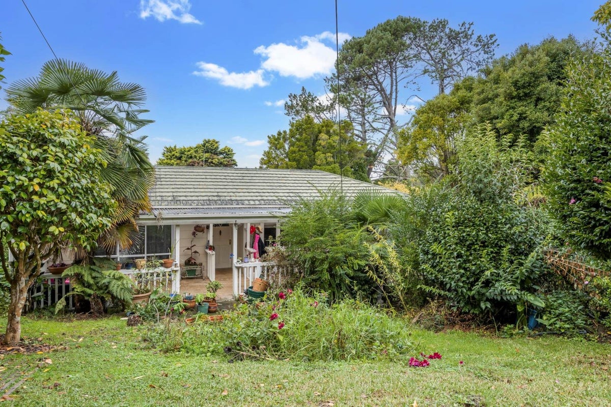 26 Crystal Avenue, Glendene, Waitakere City, Auckland - Carousel 2