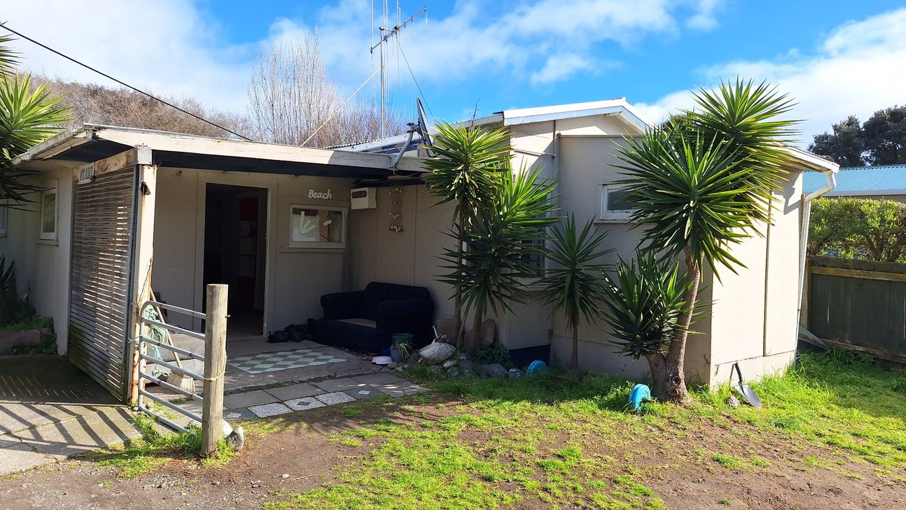 7 Ngaio Street, Otaki Beach, Otaki - Carousel 1