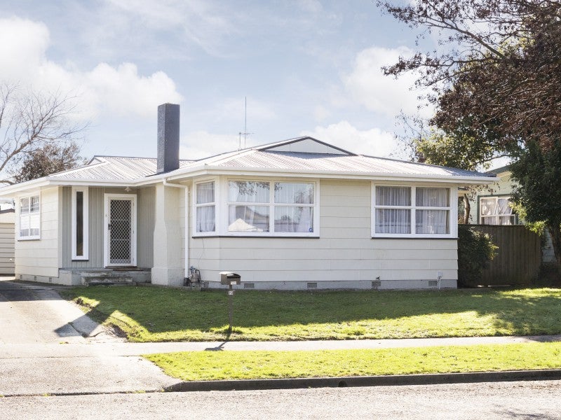 90 Apollo Parade, Milson, Palmerston North - Carousel 1