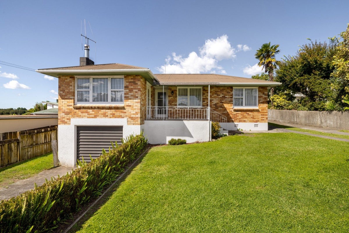 52 Coopers Road, Gate Pa, Tauranga - Carousel 2