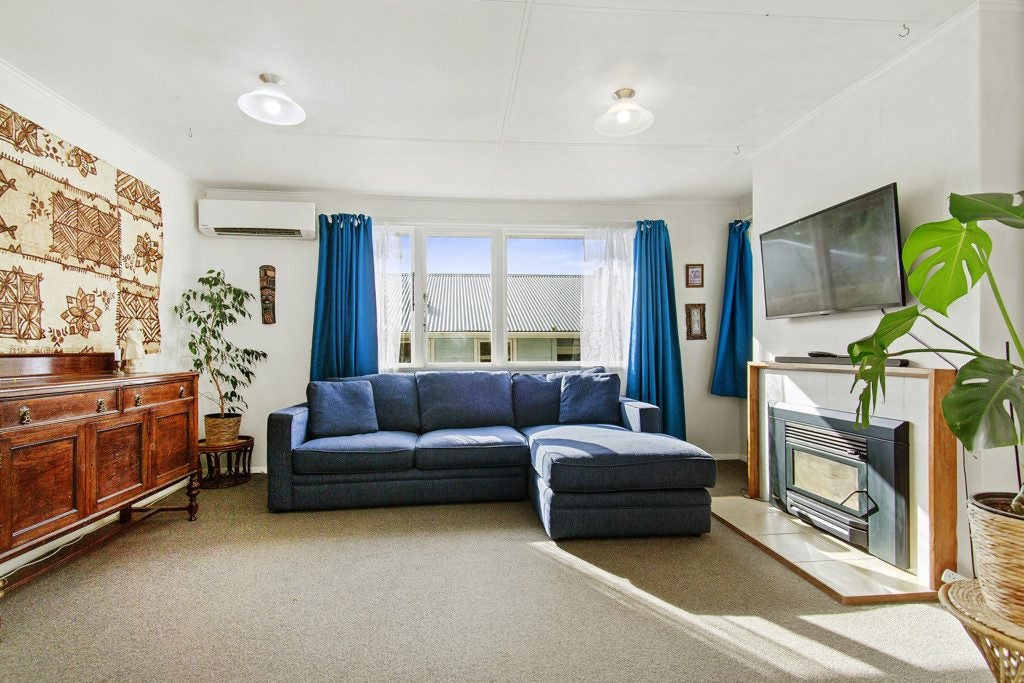 188 Sievers Grove, Porirua East, Porirua, Wellington - Carousel 2