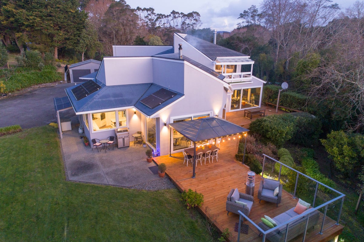 6 POLSON HILL DRIVE, Aokautere - Carousel 2