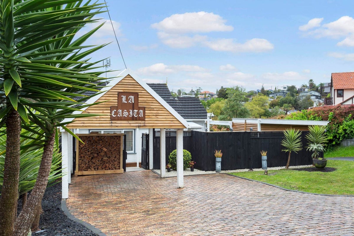 1/45 Hebron Road, Waiake, Auckland - Carousel 2