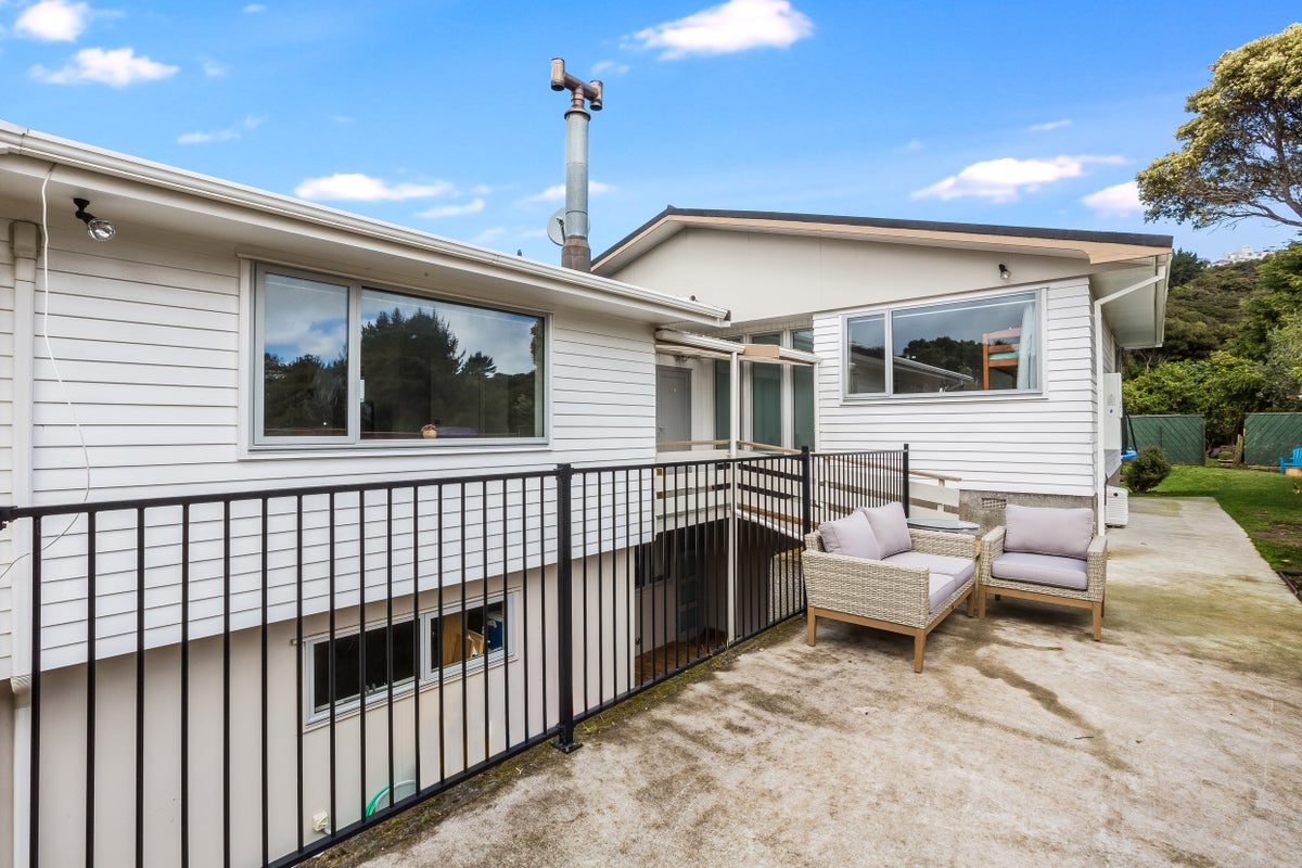 21 The Sounding, Whitby, Porirua - Carousel 20