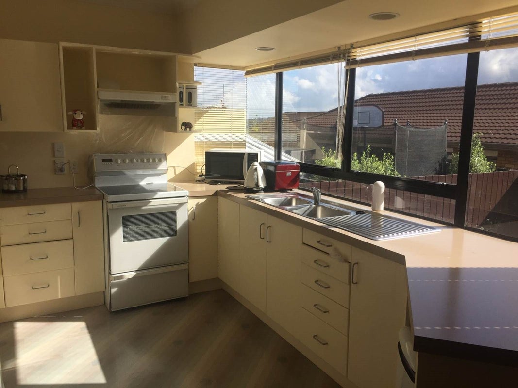 1/151 Whitford Road, Somerville, Manukau - Carousel 2