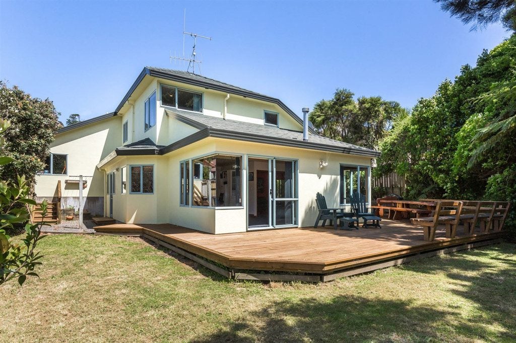 102 Ayton Drive, Whitby, Porirua - Carousel 1