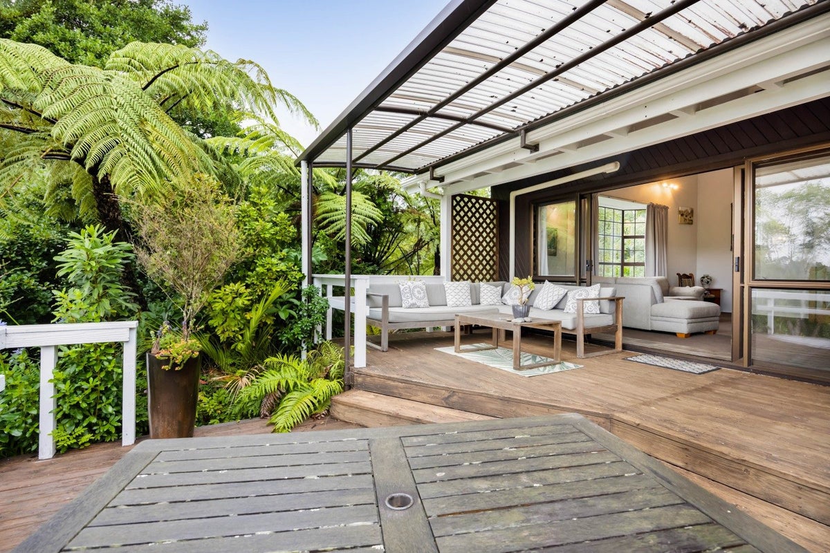 101 Ridgewood Drive, Ridgewood, New Plymouth - Carousel 2