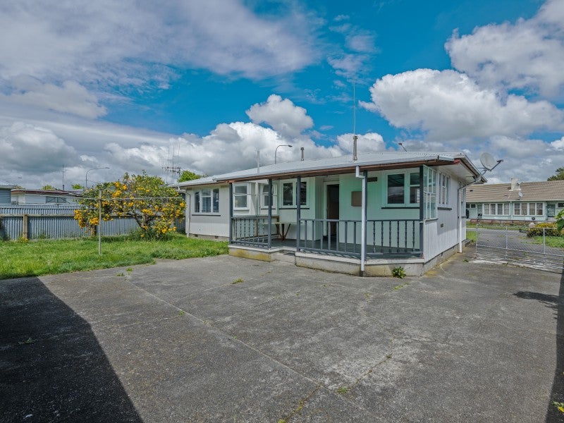 130 Highbury Avenue, Highbury, Palmerston North - Carousel 12
