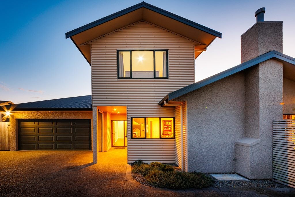 15 Silkwood Place, Fitzherbert, Palmerston North - Carousel 1