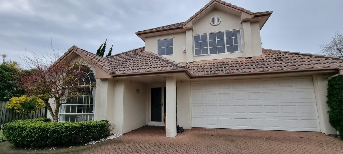 2/5 Belgate Place, Somerville, Manukau - Carousel 1