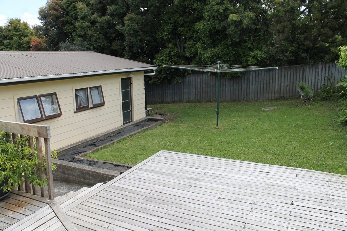5 Waari Avenue, Sunnyvale, Auckland - Carousel 17
