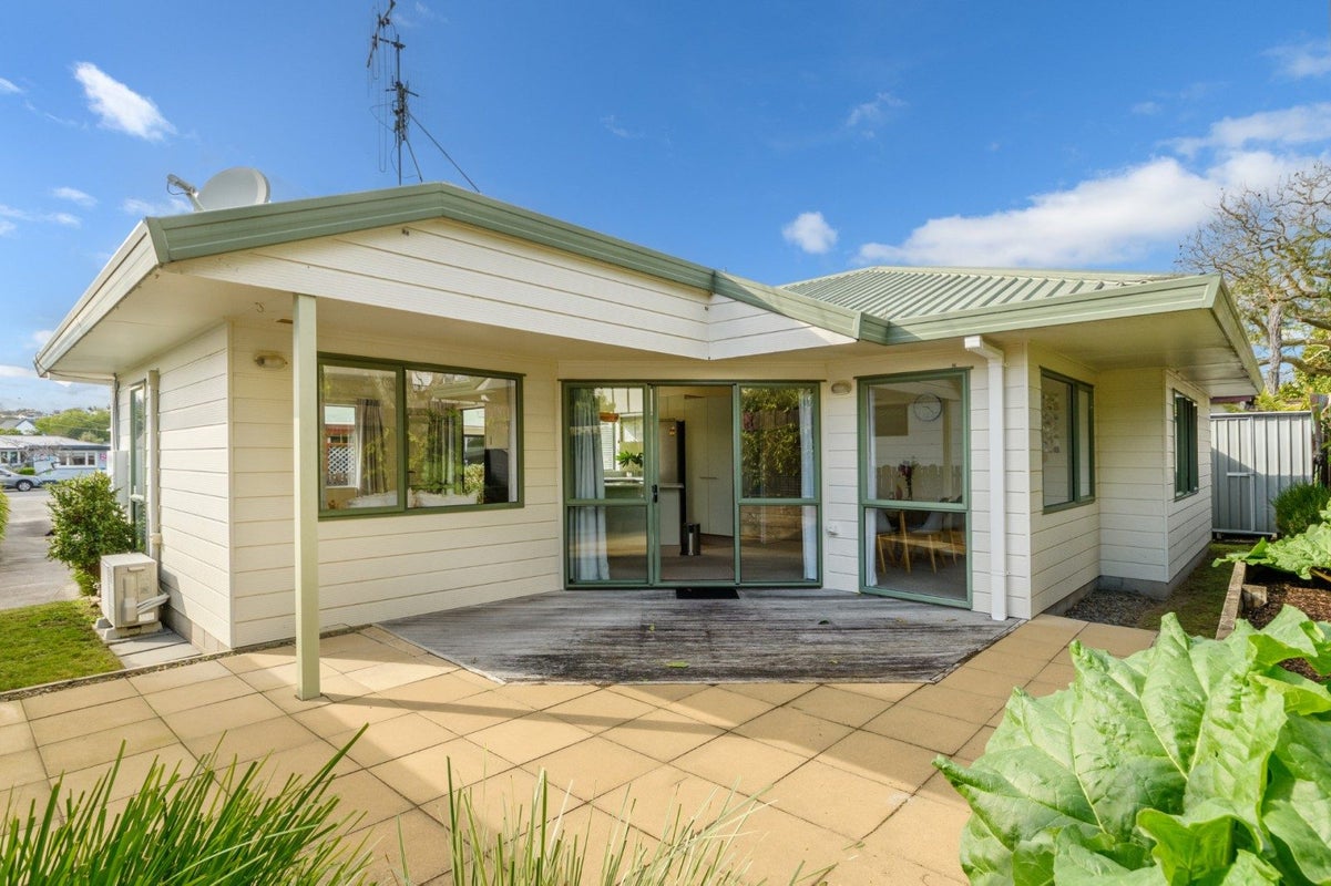 42B Queen Road, Bellevue, Tauranga - Carousel 2