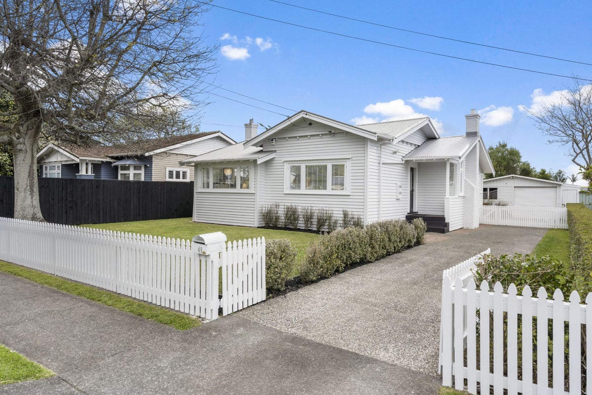 49 Harlston Road, Mount Albert, Auckland - Carousel 1