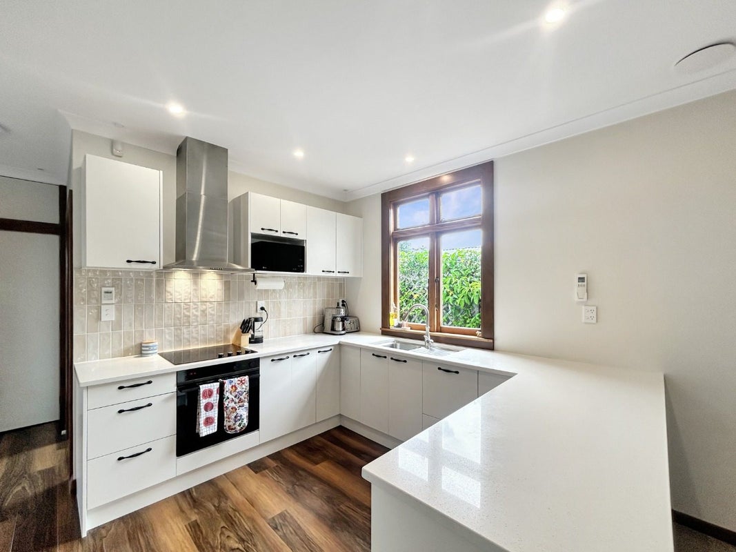 24 Kingswood Street, Takaro, Palmerston North - Carousel 2