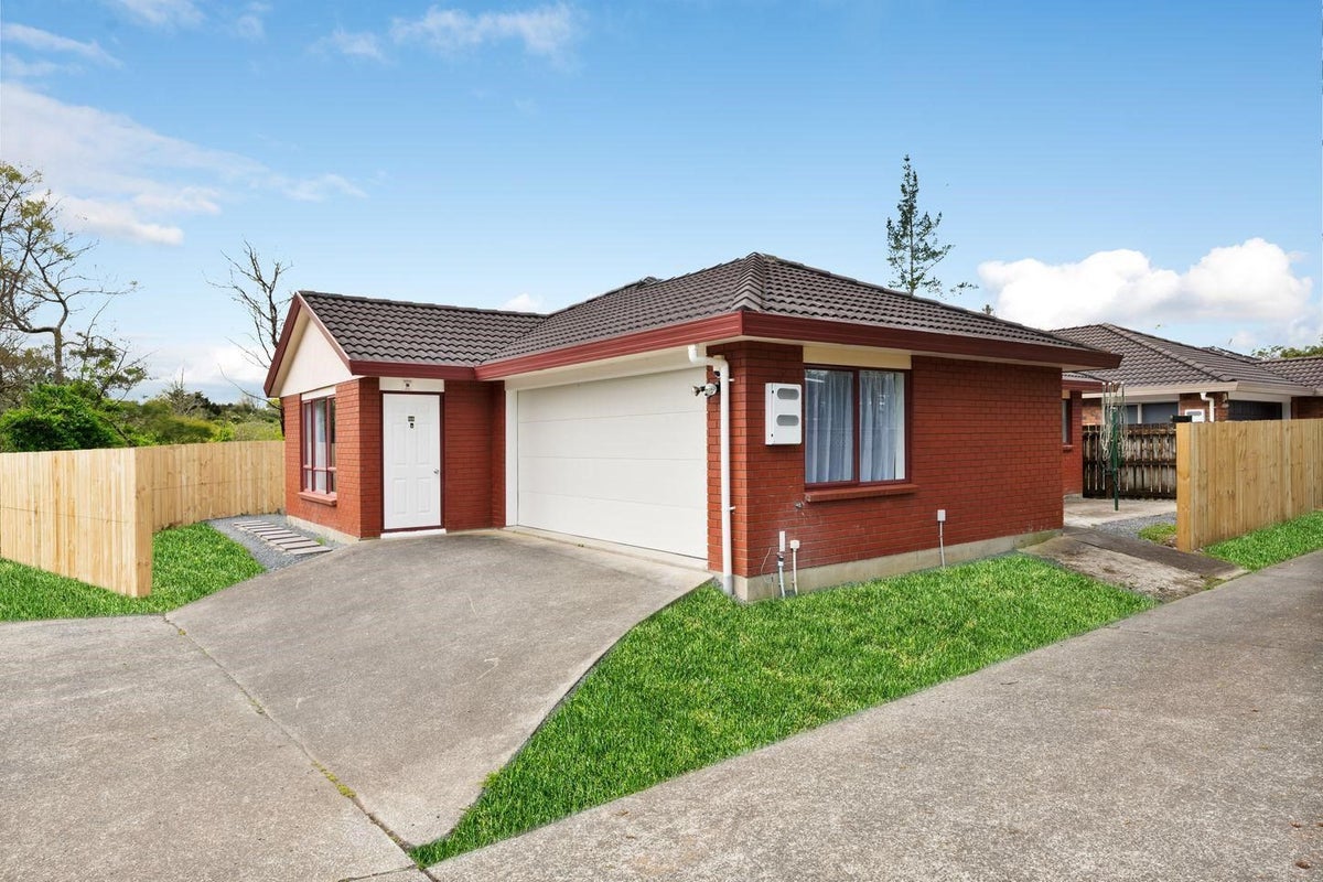 22A Taranui Place, Henderson, Auckland - Carousel 2