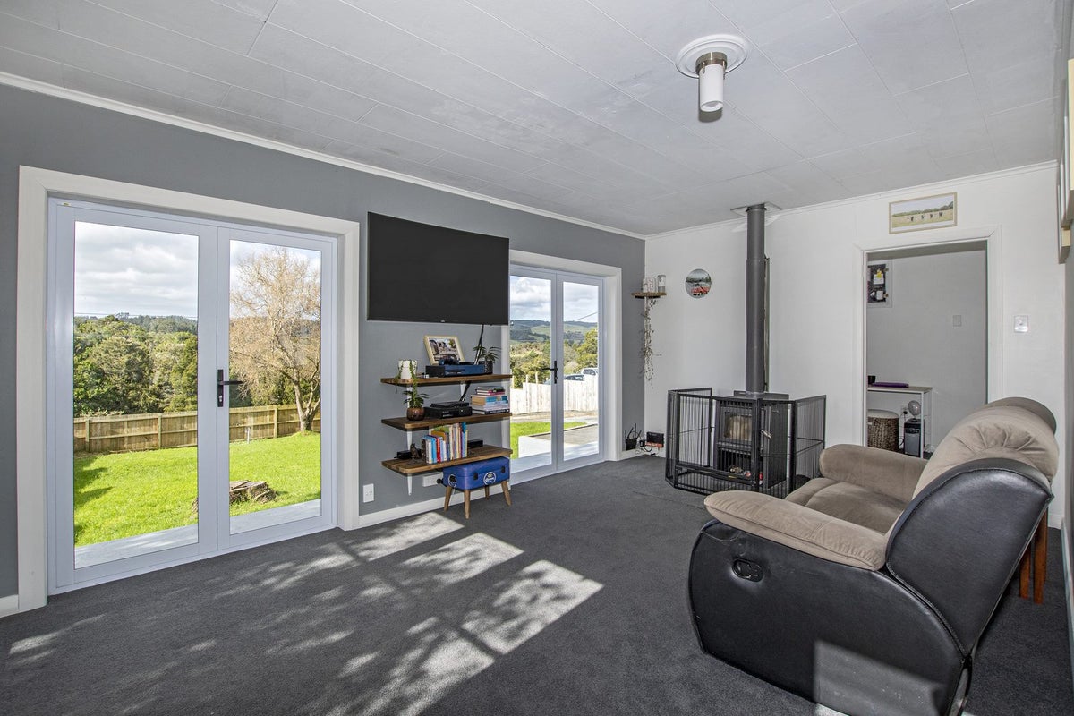135 King Street, Hikurangi, Hikurangi - Carousel 2