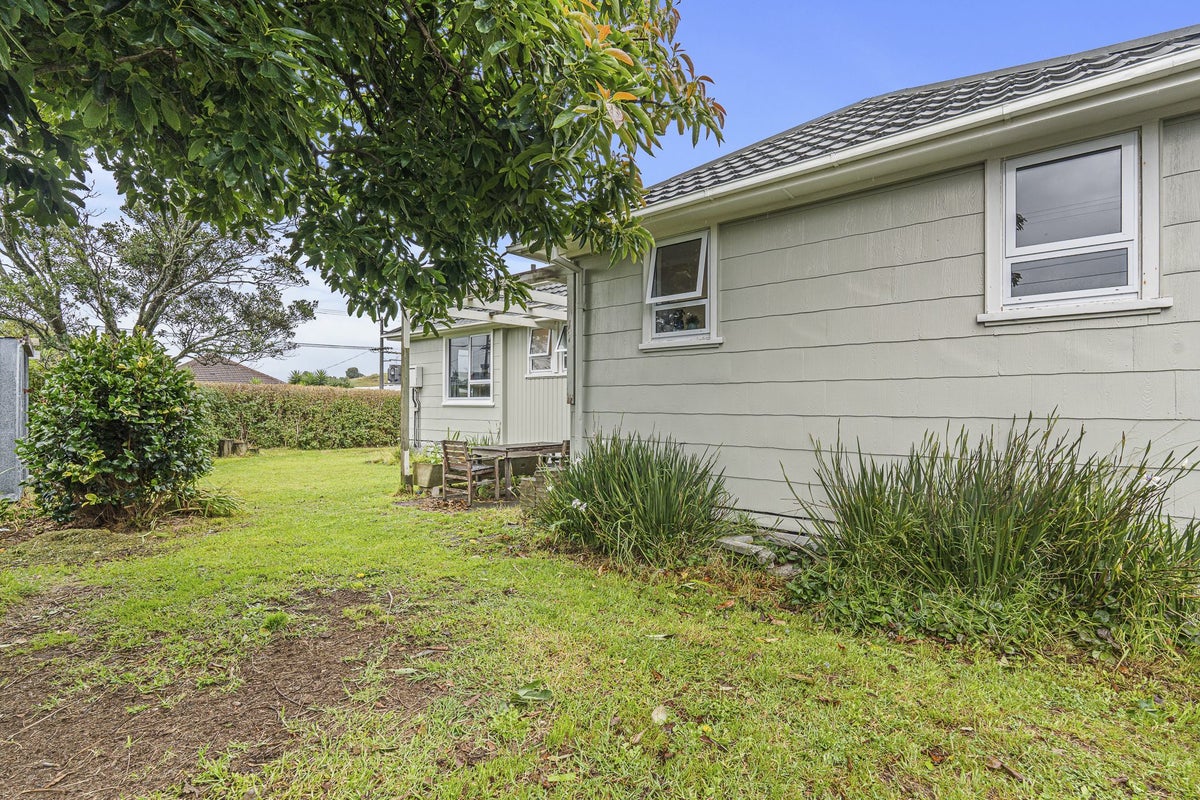 64 Omata Road, Marfell, New Plymouth - Carousel 2