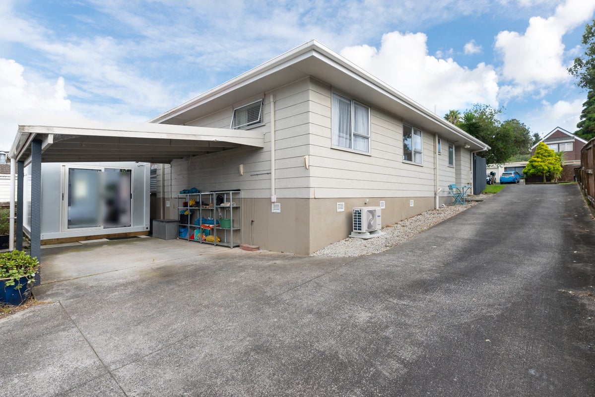 1/20 Lambrown Drive, Totara Vale, Auckland - Carousel 1