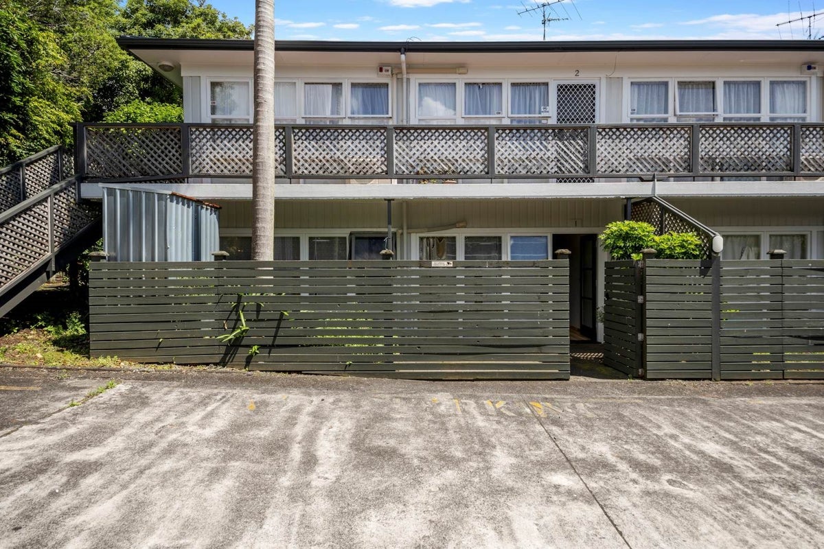 1/11 Tawera Road, Greenlane, Auckland - Carousel 15