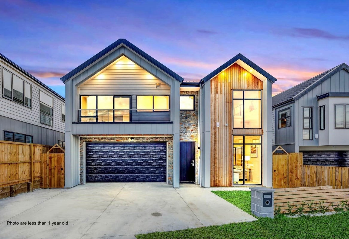 10 Woodacre Street, Flat Bush, Auckland - Carousel 1