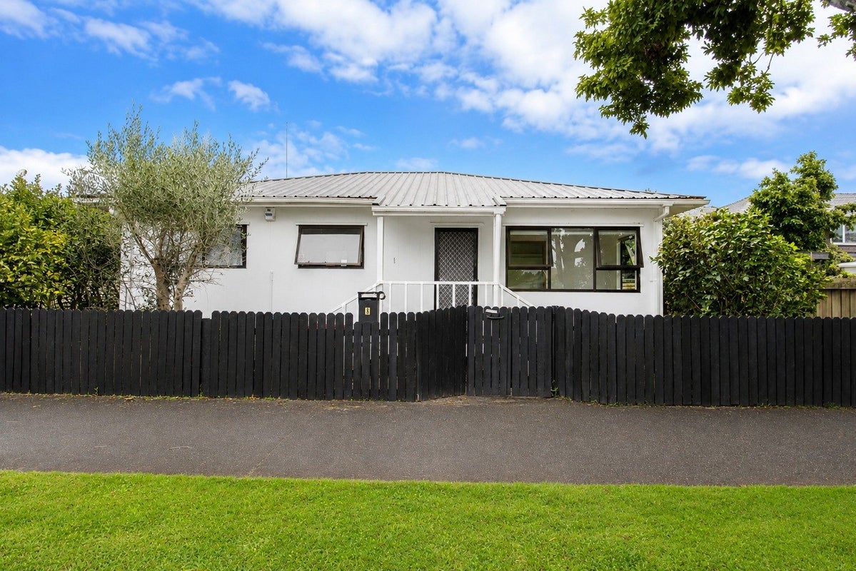 8 Aspen Street, Avondale, Auckland - Carousel 1
