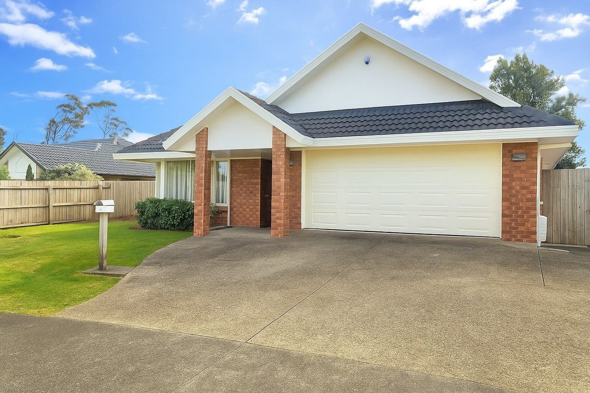 11 Glencullen Place, Dannemora, Auckland - Carousel 1