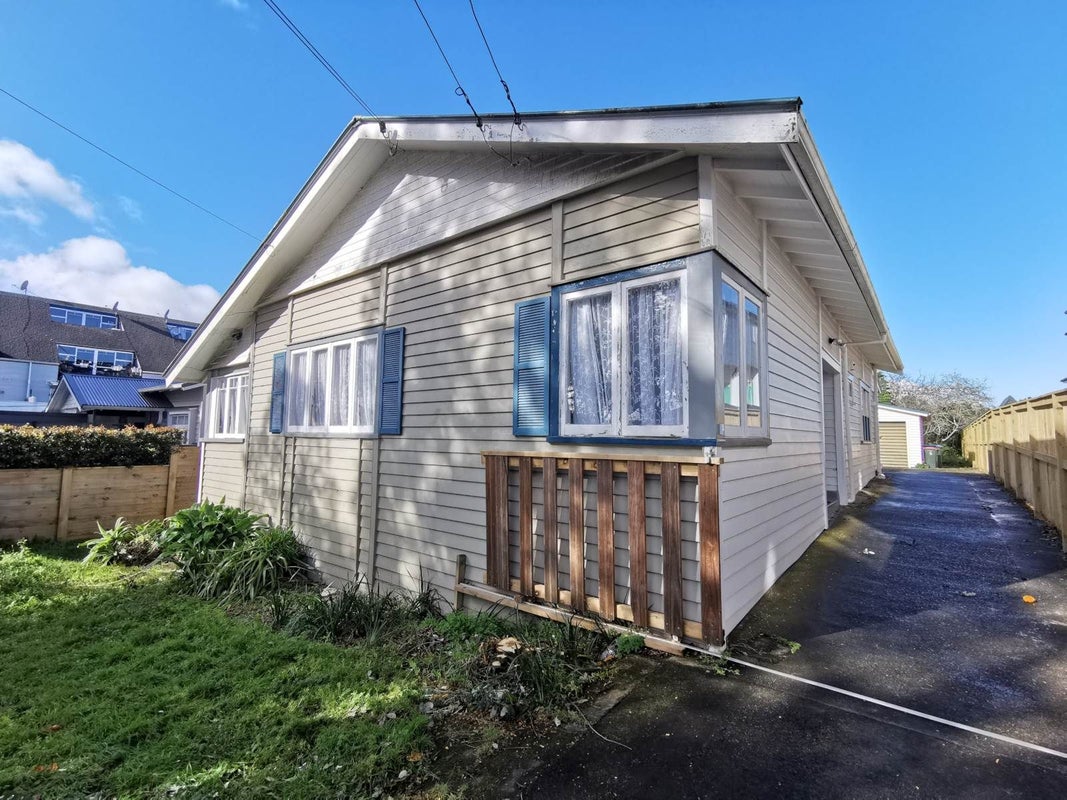 6 Atarangi Road, Greenlane, Auckland - Carousel 1