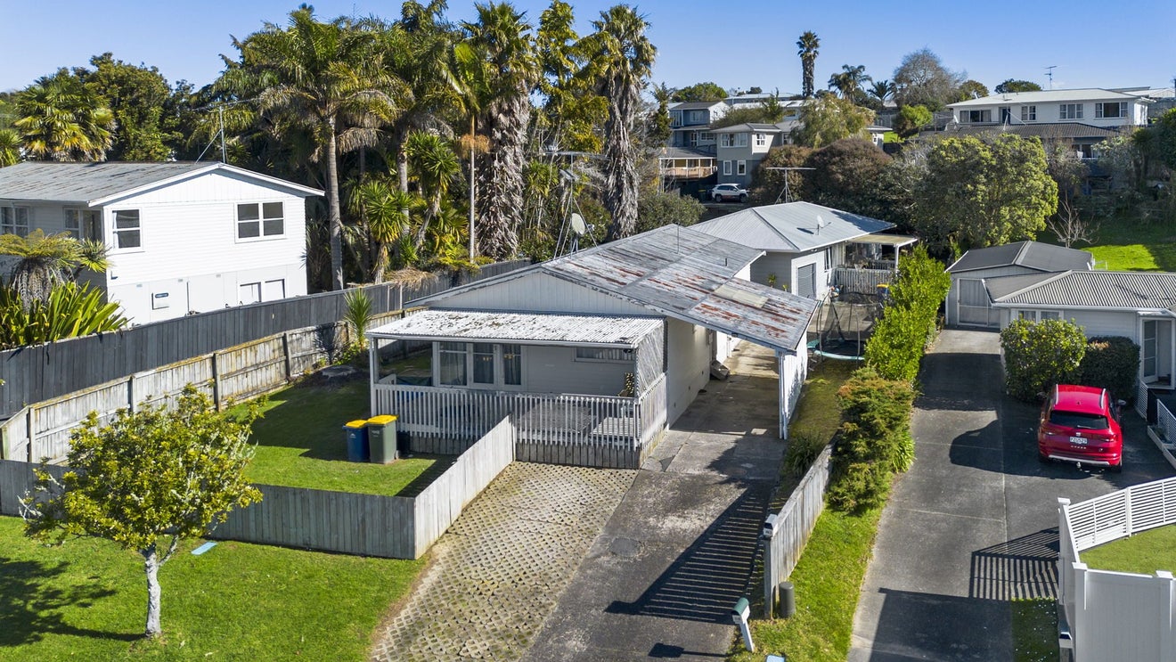 48 & 48A Lauderdale Road, Birkdale, North Shore City, Auckland - Carousel 1