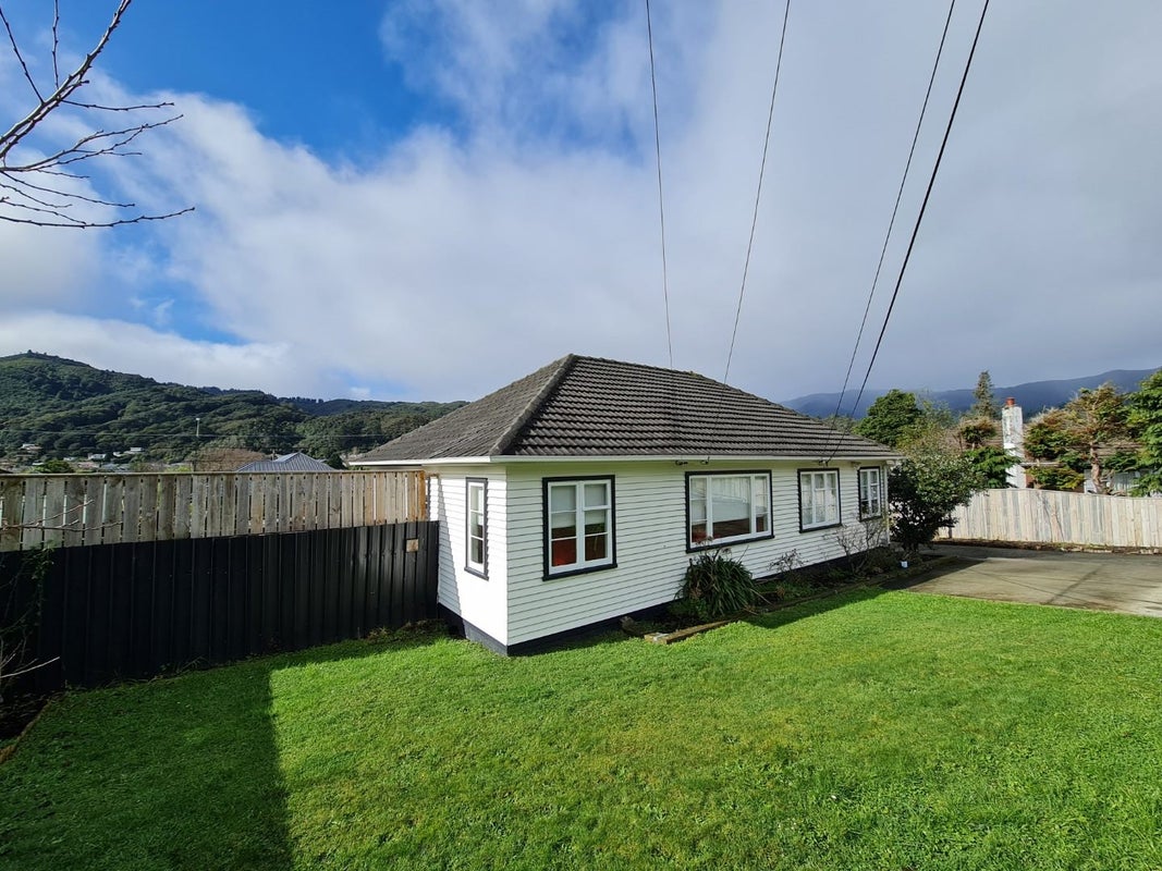 5 Bledisloe Crescent, Wainuiomata, Lower Hutt - Carousel 2