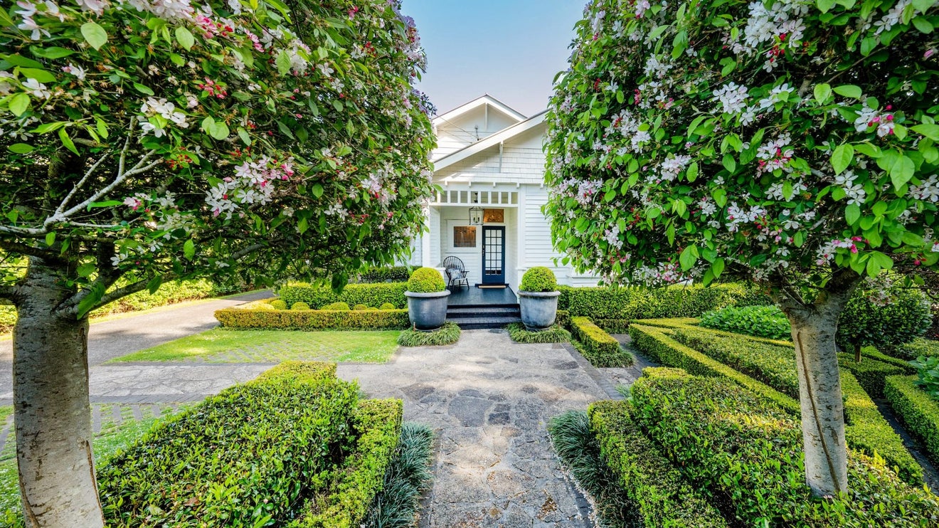 17 Pukenui Road, Epsom, Auckland - Carousel 1