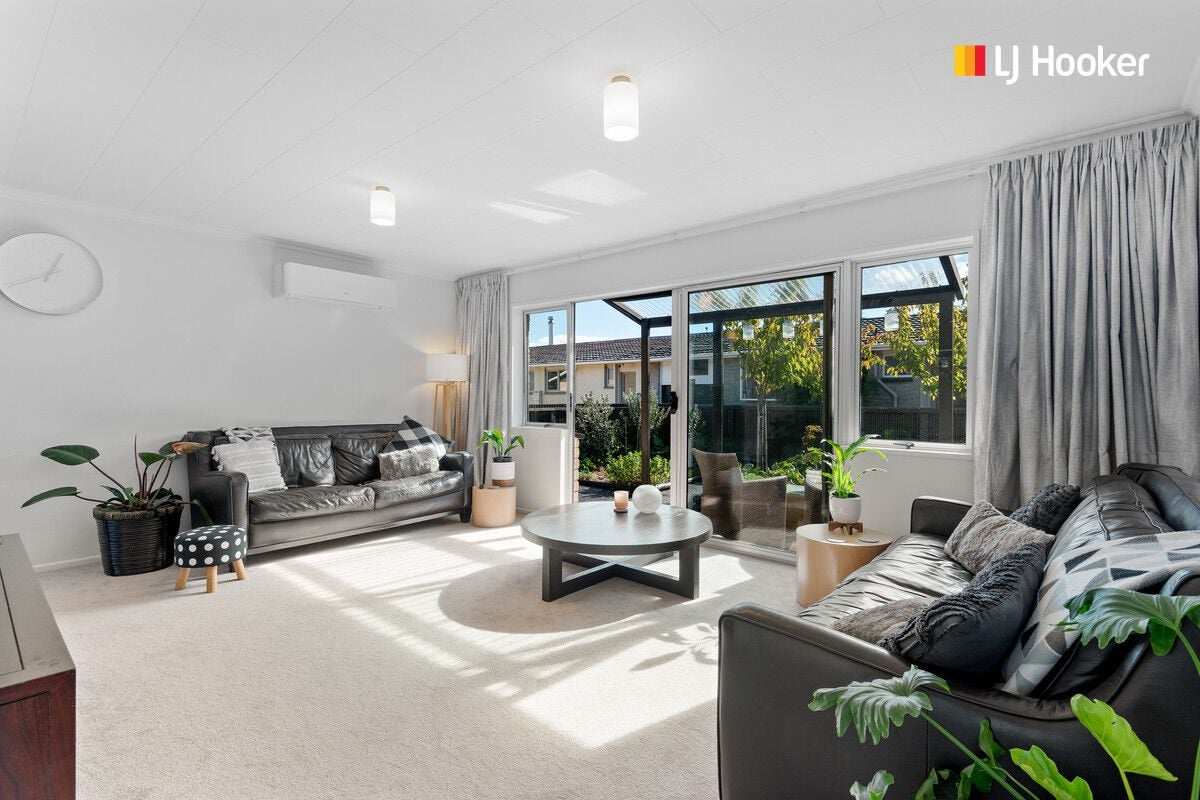 35 Kinmont Crescent, Kinmont Park, Mosgiel - Carousel 2