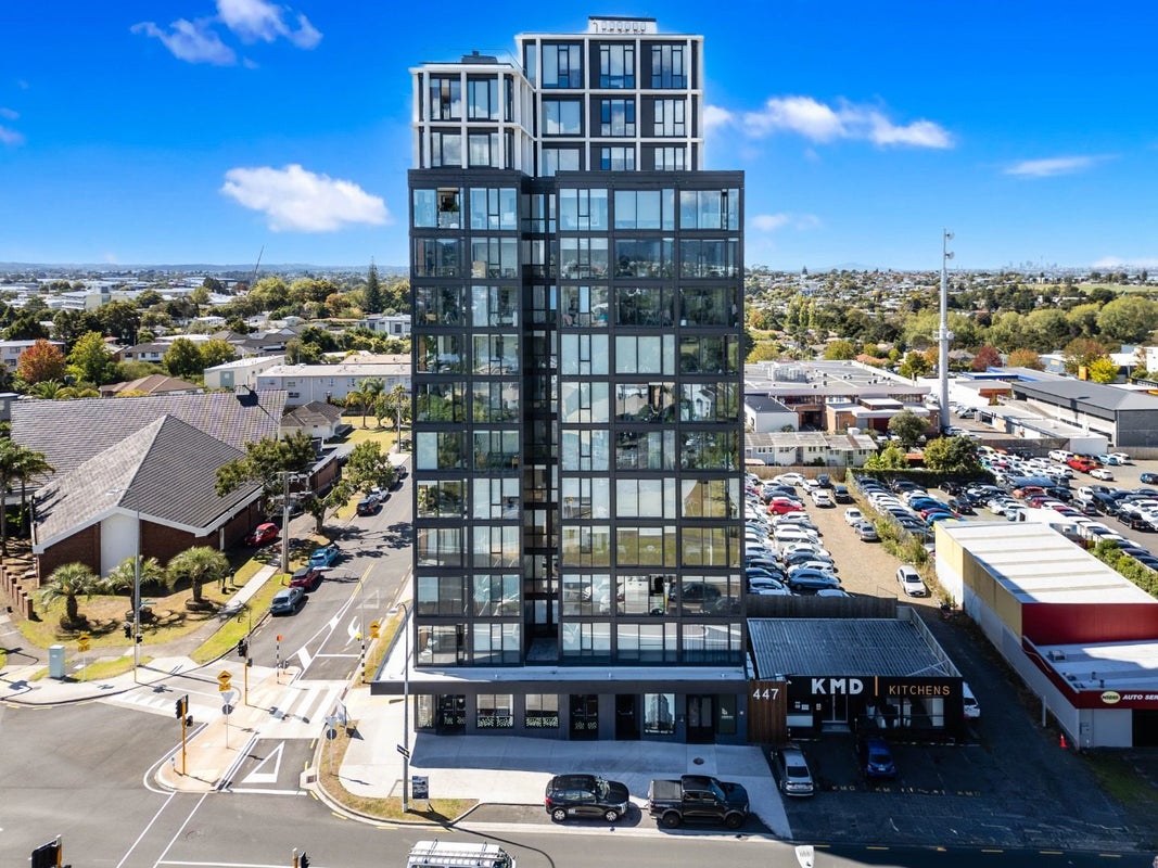 1004/1 Buscomb Avenue, Henderson, Auckland - Carousel 1