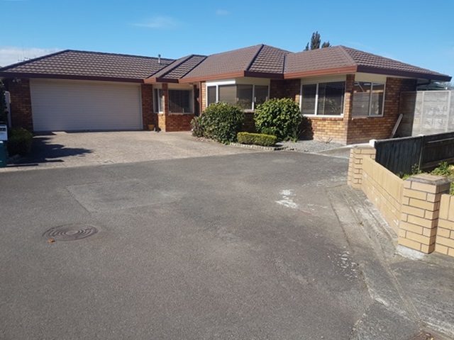 712B Pioneer Highway, Takaro, Palmerston North - Carousel 1