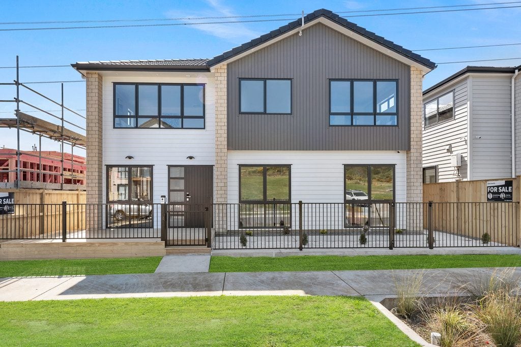51 Koromeke Street, Flat Bush, Auckland - Carousel 2