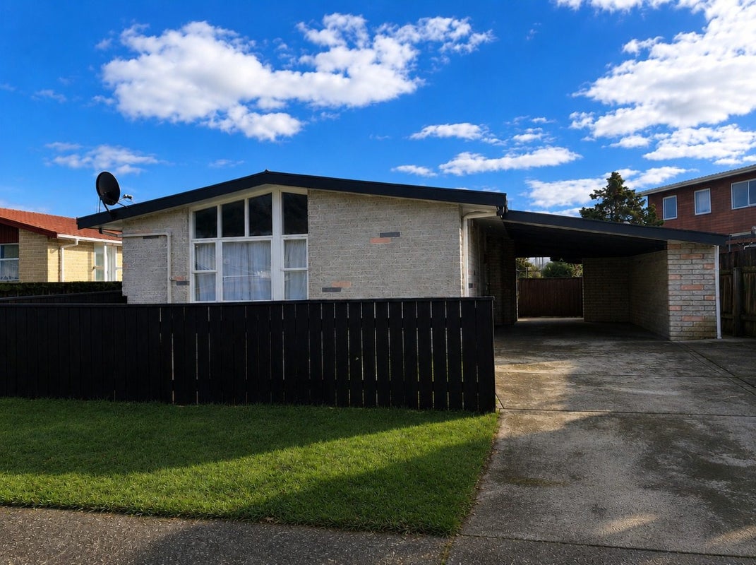 21A Oregon Drive, Maoribank, Upper Hutt - Carousel 1