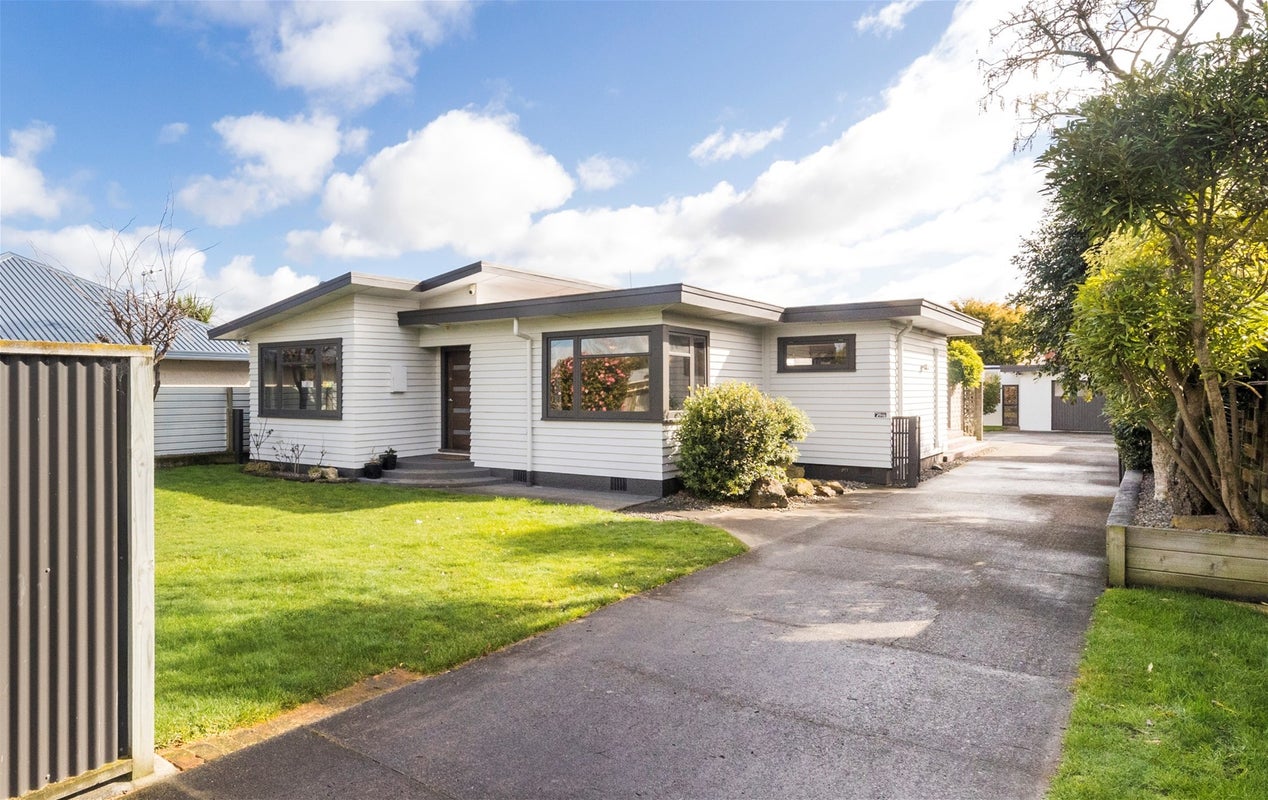 26 Sheffield Street, Awapuni, Palmerston North - Carousel 1