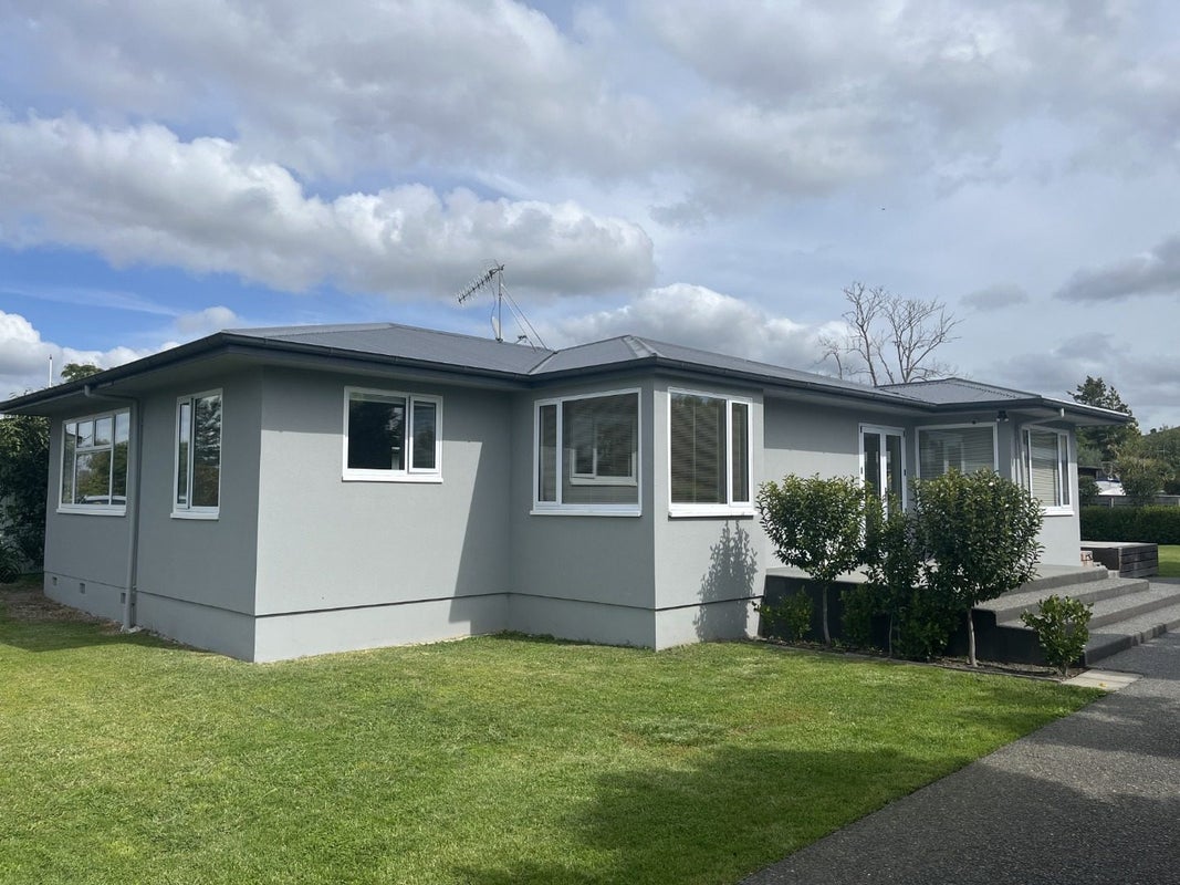 3 Hammond Road, Taradale, Napier - Carousel 2