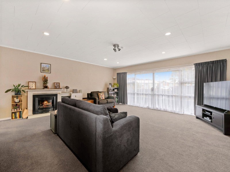 12 Clouston Crescent, Fenton Park, Rotorua - Carousel 2