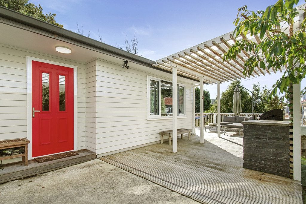 30B The Drive, Tawa, Wellington - Carousel 1