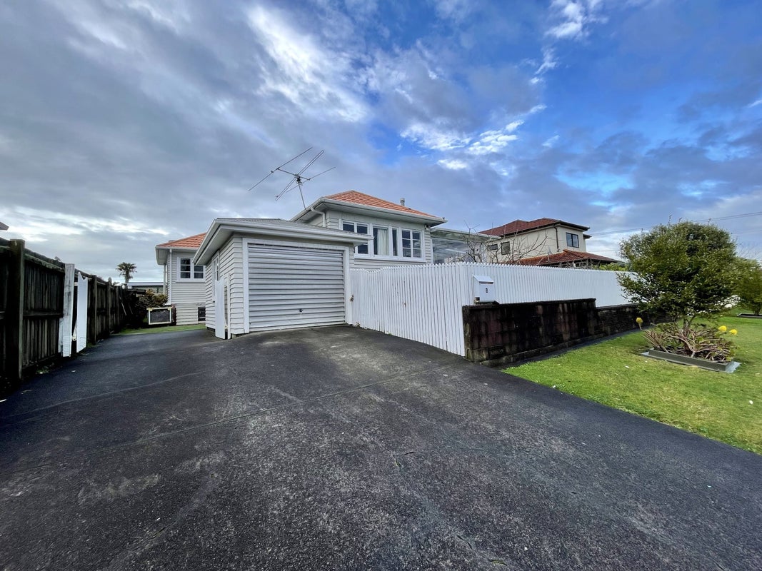 1 Camellia Place, Mount Roskill, Auckland - Carousel 28