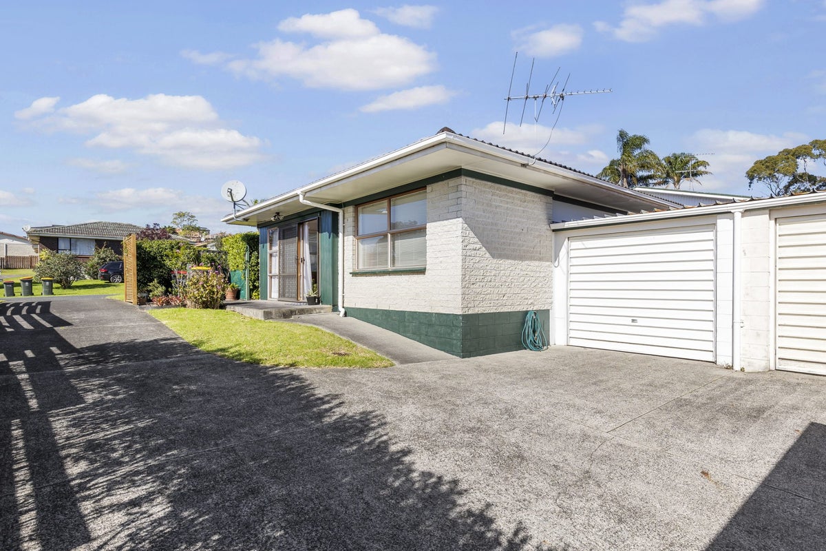 1/24 Cromdale Avenue, Highland Park, Auckland - Carousel 1