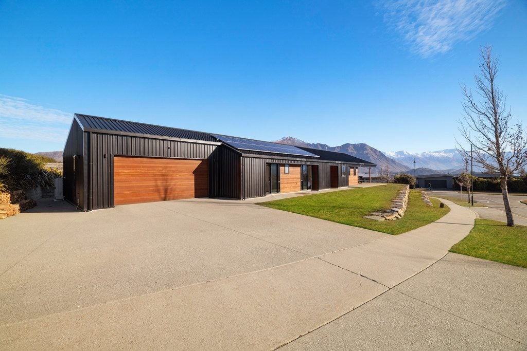 4 Clutha Place, Wanaka - Carousel 2