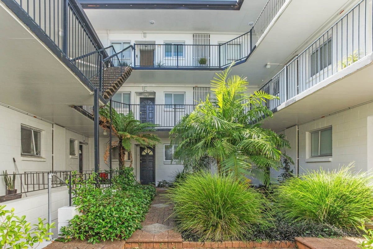 8/24A Hamilton Road, Herne Bay, Auckland - Carousel 12