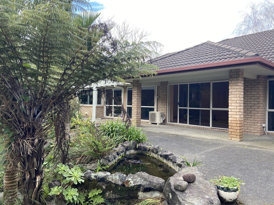 21 Kinnard Lane, Totara Park, Auckland - Carousel 2