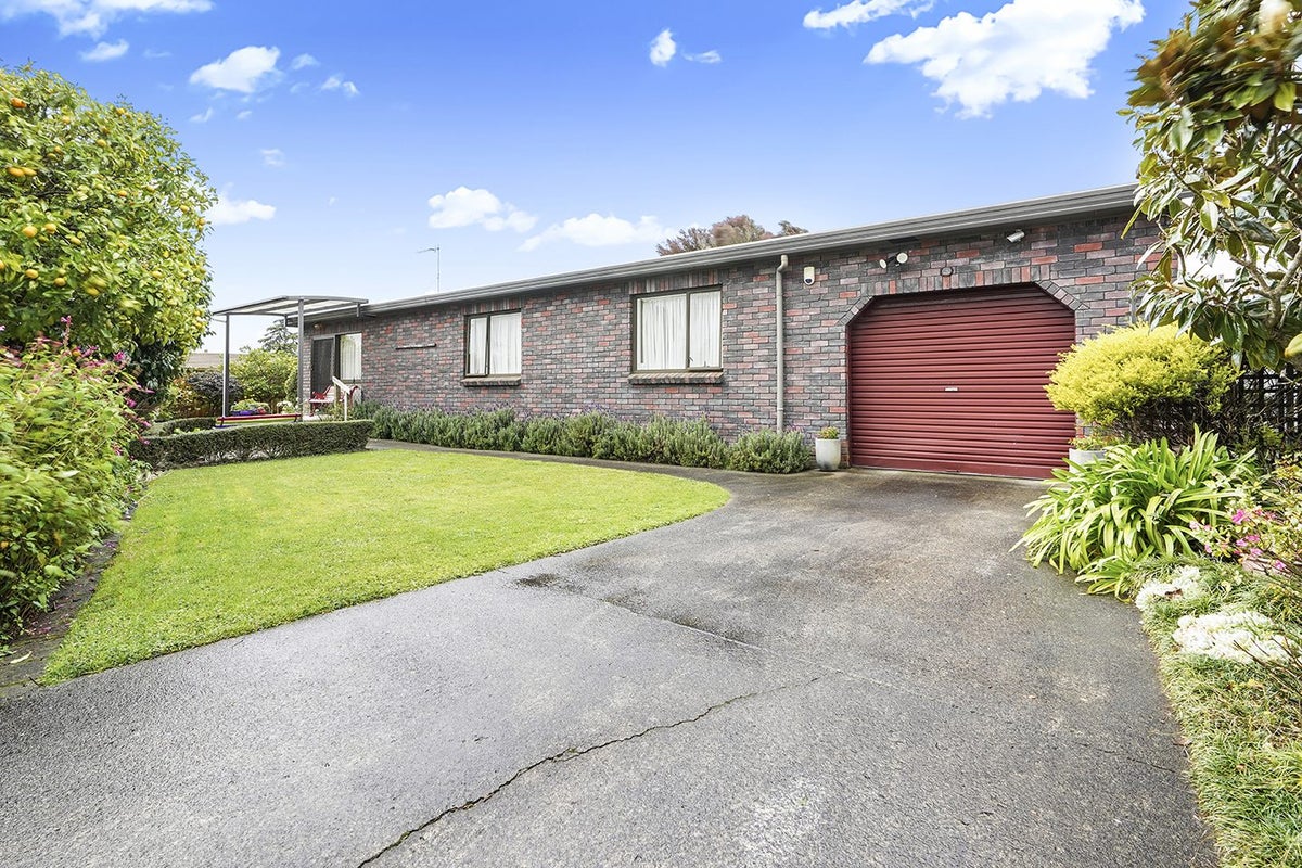 1136B Heaphy Terrace, Fairfield, Hamilton - Carousel 1